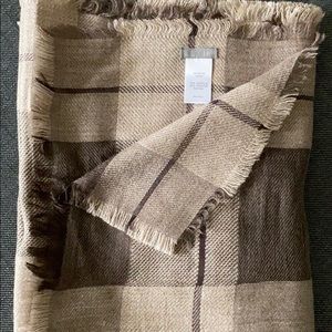 Large wrap able scarf